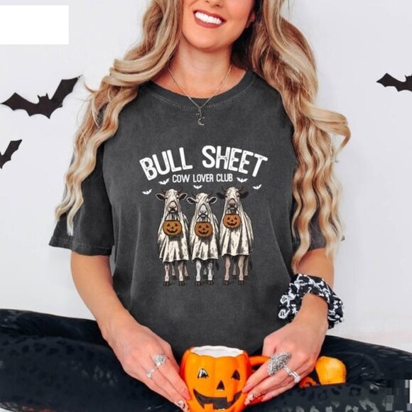 Gildan Tops - Bull Sheet Cow Lover Club Shirt, Spooky Cow T-shirt, Halloween Shirt